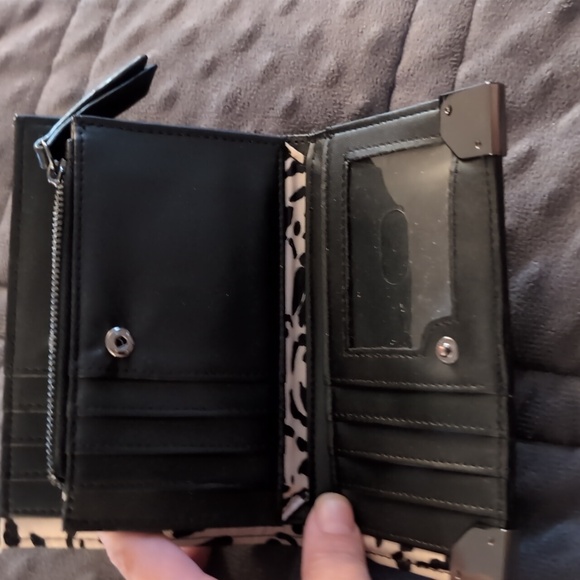 Jessica Simpson wallet - Picture 2 of 3